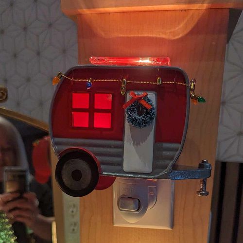 Christmas Camper Scentsy Mini Warmer | No Title