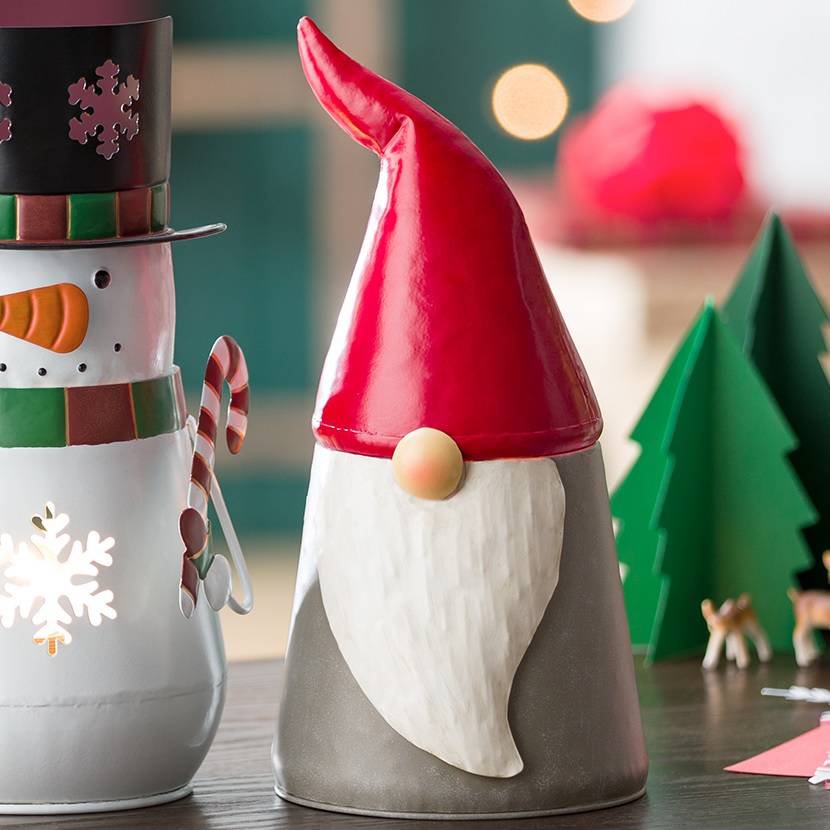 Christmas Gnome Scentsy Warmer | Staged 4