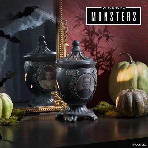 Darkly Devoted Scentsy Warmer