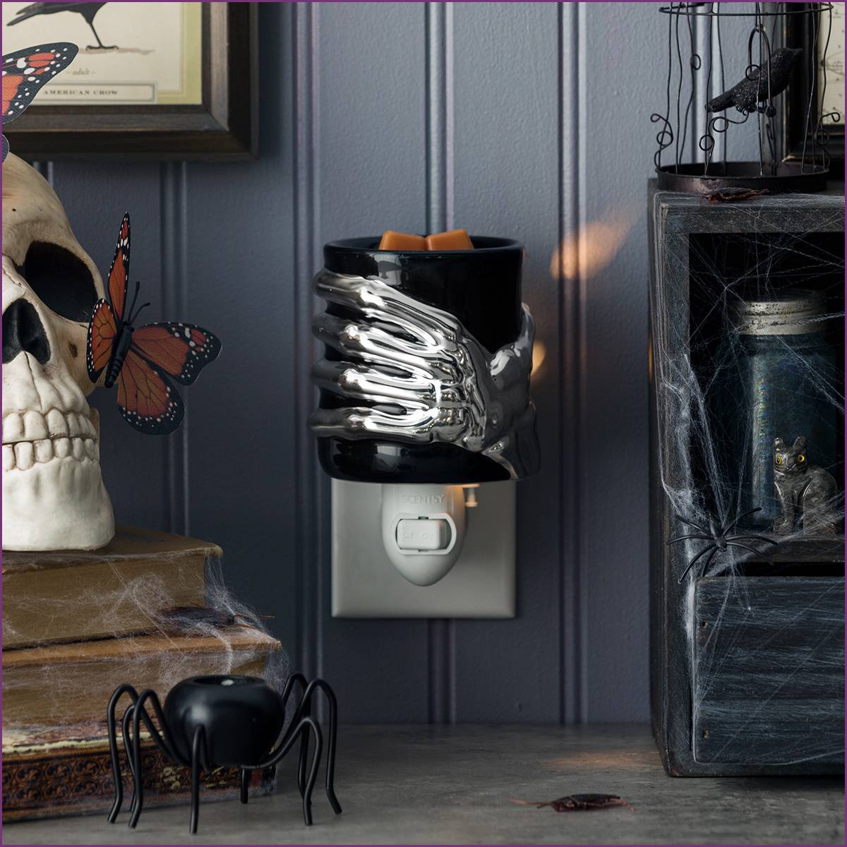 Ghoulish Grip Scentsy Mini Warmer Alt