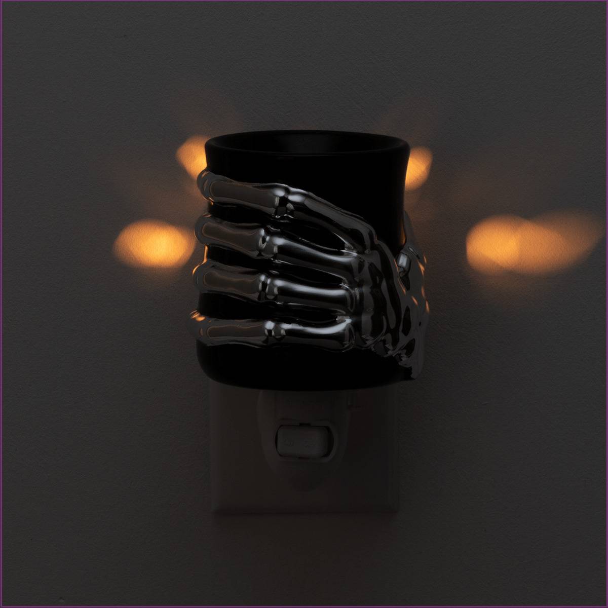 Ghoulish Grip Scentsy Mini Warmer Dark Lit