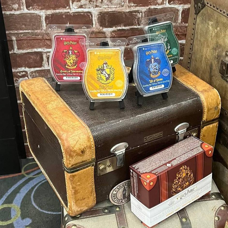 Harry Potter - Hogwarts Houses Scentsy Wax Collection Harry Potter - Hogwarts Houses Scentsy Wax Collection