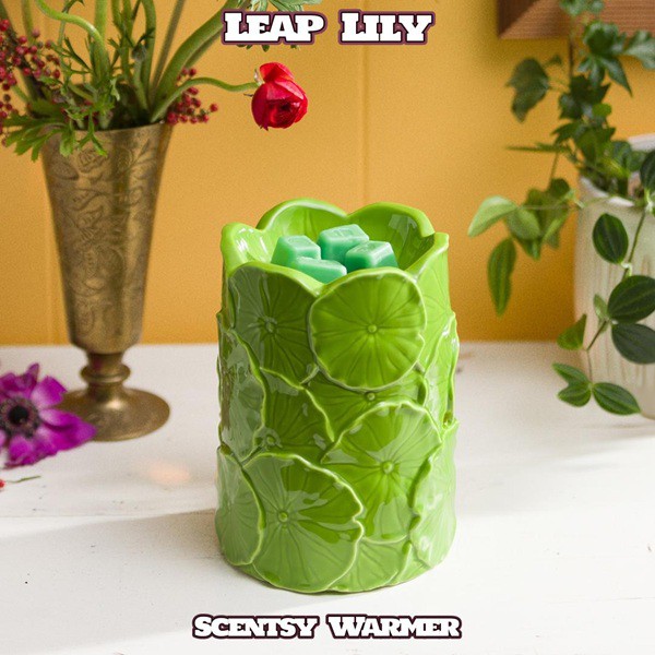 Leap Lily Scentsy Warmer