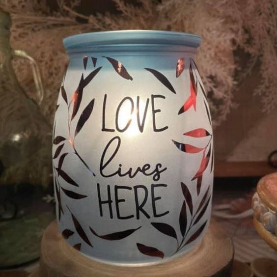 Love Lives Here Scentsy Warmer Alt