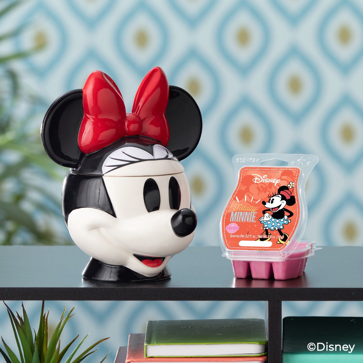 Minnie Mouse Scentsy Disney Warmer With Bar