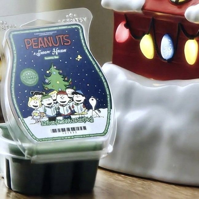 Snoopy's Holiday Scentsy Bar