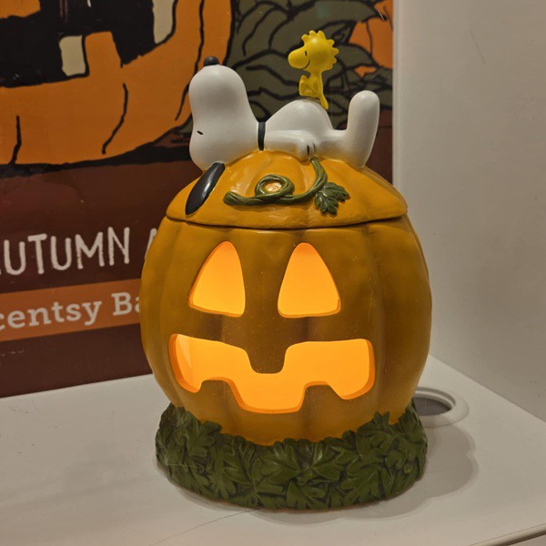 Snoopy's Pumpkin Patch Scentsy Warmer